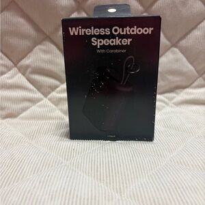 Wireless Outdoor Speaker with Carabiner - Black
